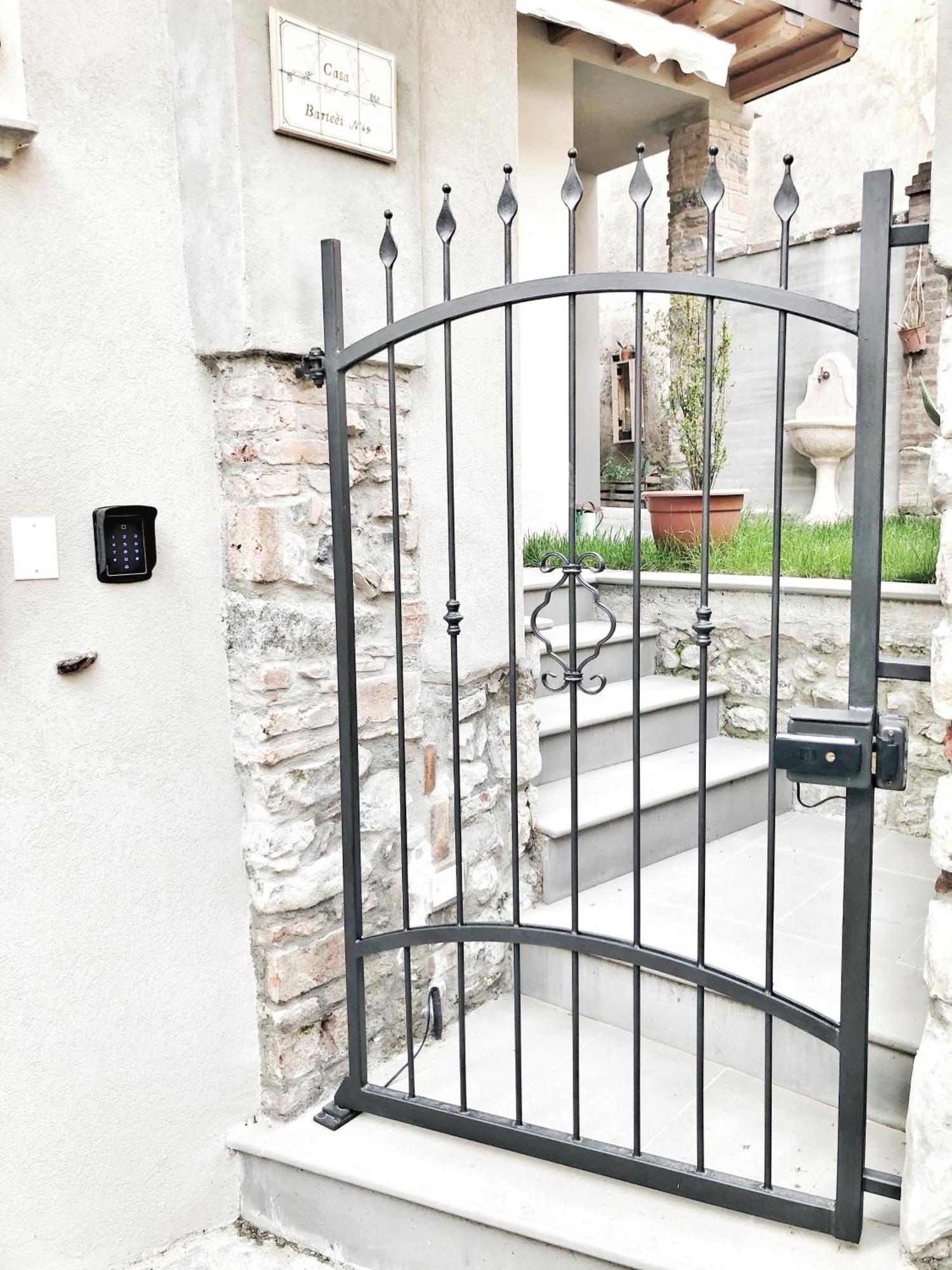 مبيت وإفطار مونتي ايزولا Casa Barteei المظهر الخارجي الصورة